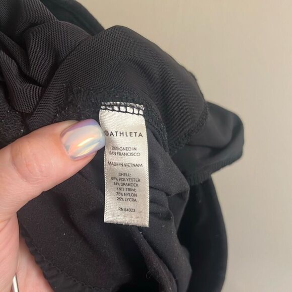 ✨ATHLETA BLACK ATTITUDE SZ 6 PANTS✨ - Picture 6 of 6